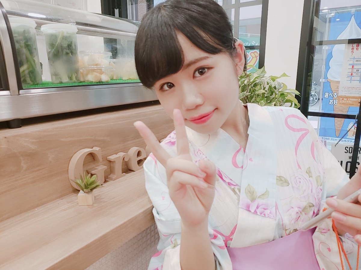 KOBerrieS ゆりお誕生日おめでとう🎉ゆりとは気があったり趣味が一緒だったり一緒にいてほんとに楽しくて😁出会ってからまだ1年ぐらいしかたってないけど私にとってかけがえのない存在です(///ω///)💦最高で最強の同期です✨✨普段は恥ずかしいから言わないけど大好きだよ～😊💕💕#KOBerrieS https://t.co/0ZQbCQudKS