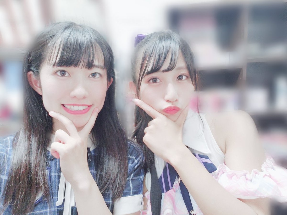 KOBerrieS なっちゃんさん、りころんさん、もえかさんとお写真撮っていただきました～😆💕💕なっちゃんさんは相変わらず声が可愛くて癒されました～😍りころんさんはいつみてもお目目がクリクリで可愛い😍もえかさんは明るくて元気で沢山お話ししました😍大好きです💓💓#おーえすゆー #KOBerrieS https://t.co/1JCg8OSPNq