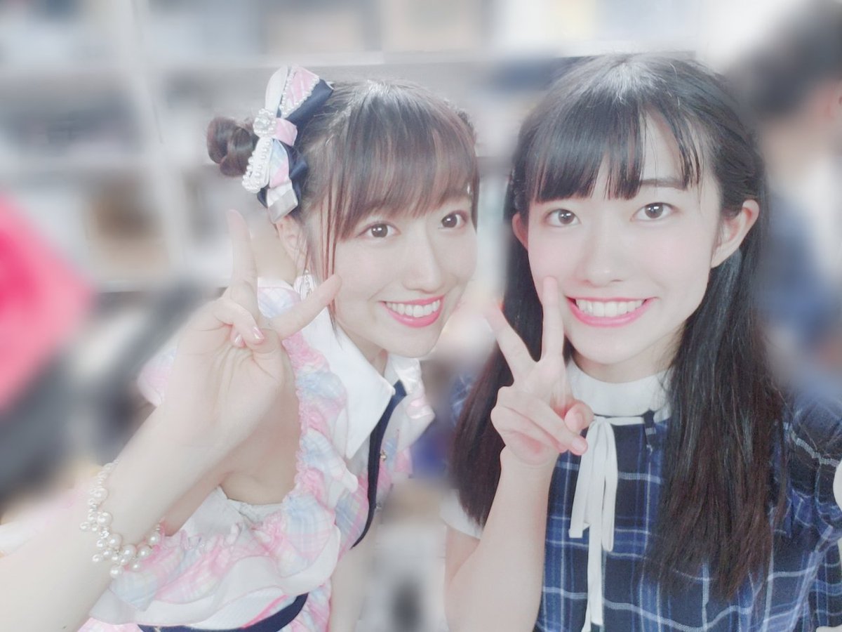 KOBerrieS なっちゃんさん、りころんさん、もえかさんとお写真撮っていただきました～😆💕💕なっちゃんさんは相変わらず声が可愛くて癒されました～😍りころんさんはいつみてもお目目がクリクリで可愛い😍もえかさんは明るくて元気で沢山お話ししました😍大好きです💓💓#おーえすゆー #KOBerrieS https://t.co/1JCg8OSPNq