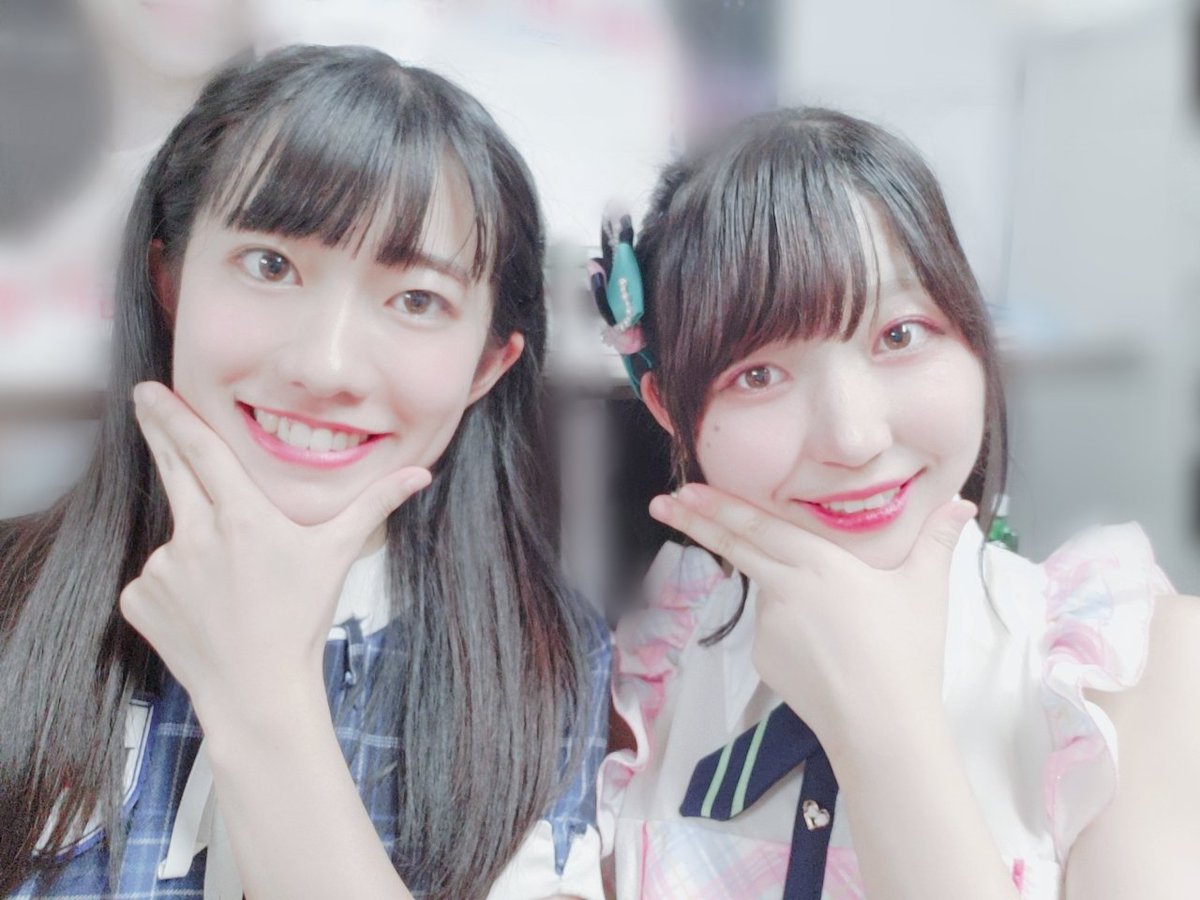 KOBerrieS 雫さん、紗愛さん、りったんさんに初めて会えました～(*´∇｀*)🎶🎶雫さんは実は同い年でお話ししたらめちゃめちゃ面白い方でした😁紗愛さんは背が高くて綺麗で沢山お話しできました～😁りったんさんはずっと気になっててやっとお話しできて更に大好きになりました😁#おーえすゆー#KOBerrieS https://t.co/SkUO4KmIcH