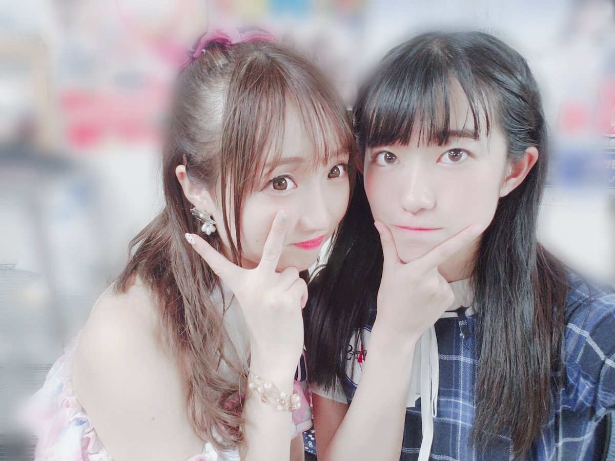 KOBerrieS 星野麻里愛ちゃんとお写真撮れました～😍💓💓めちゃめちゃ可愛くてずっと可愛い可愛いって言ってました😆沢山お話しできたしコラボチェキも撮れて最高でしたヽ(*´∀｀*)ﾉ💕💕写真集まで頂いてしまいました😅💦全ページ可愛くて幸せです✨ありがとうございました😭#おーえすゆー#KOBerrieS https://t.co/gE8leIYZIV