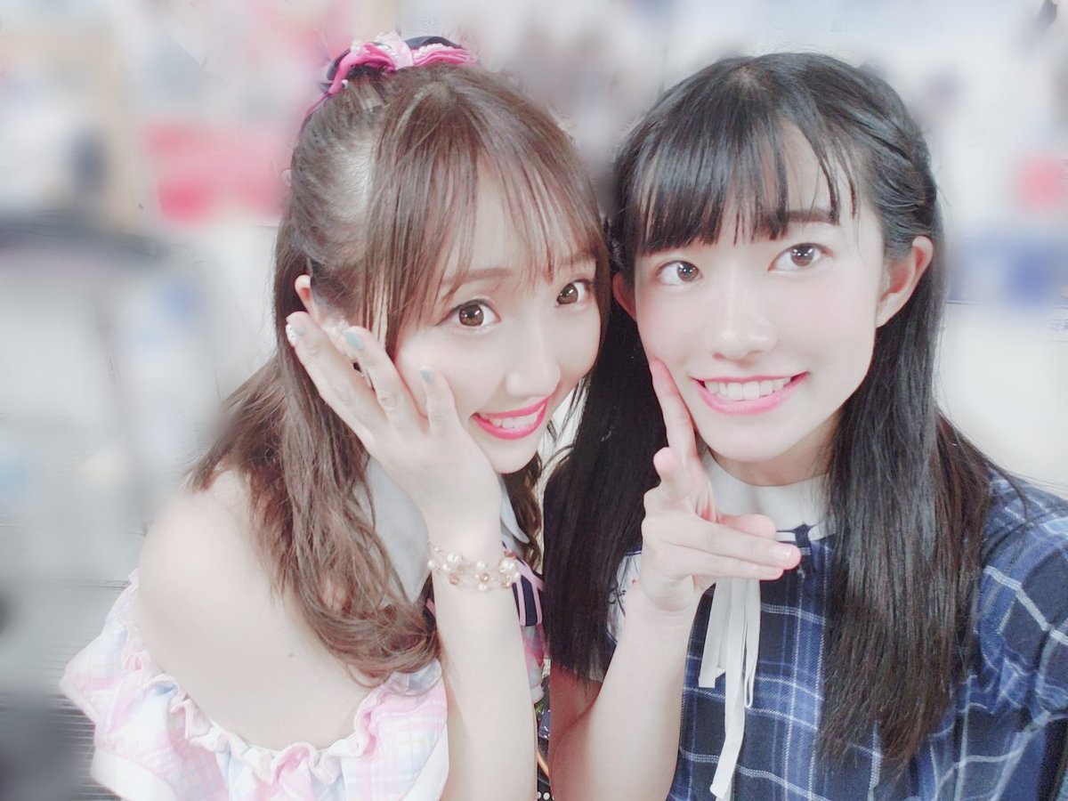 KOBerrieS 星野麻里愛ちゃんとお写真撮れました～😍💓💓めちゃめちゃ可愛くてずっと可愛い可愛いって言ってました😆沢山お話しできたしコラボチェキも撮れて最高でしたヽ(*´∀｀*)ﾉ💕💕写真集まで頂いてしまいました😅💦全ページ可愛くて幸せです✨ありがとうございました😭#おーえすゆー#KOBerrieS https://t.co/gE8leIYZIV