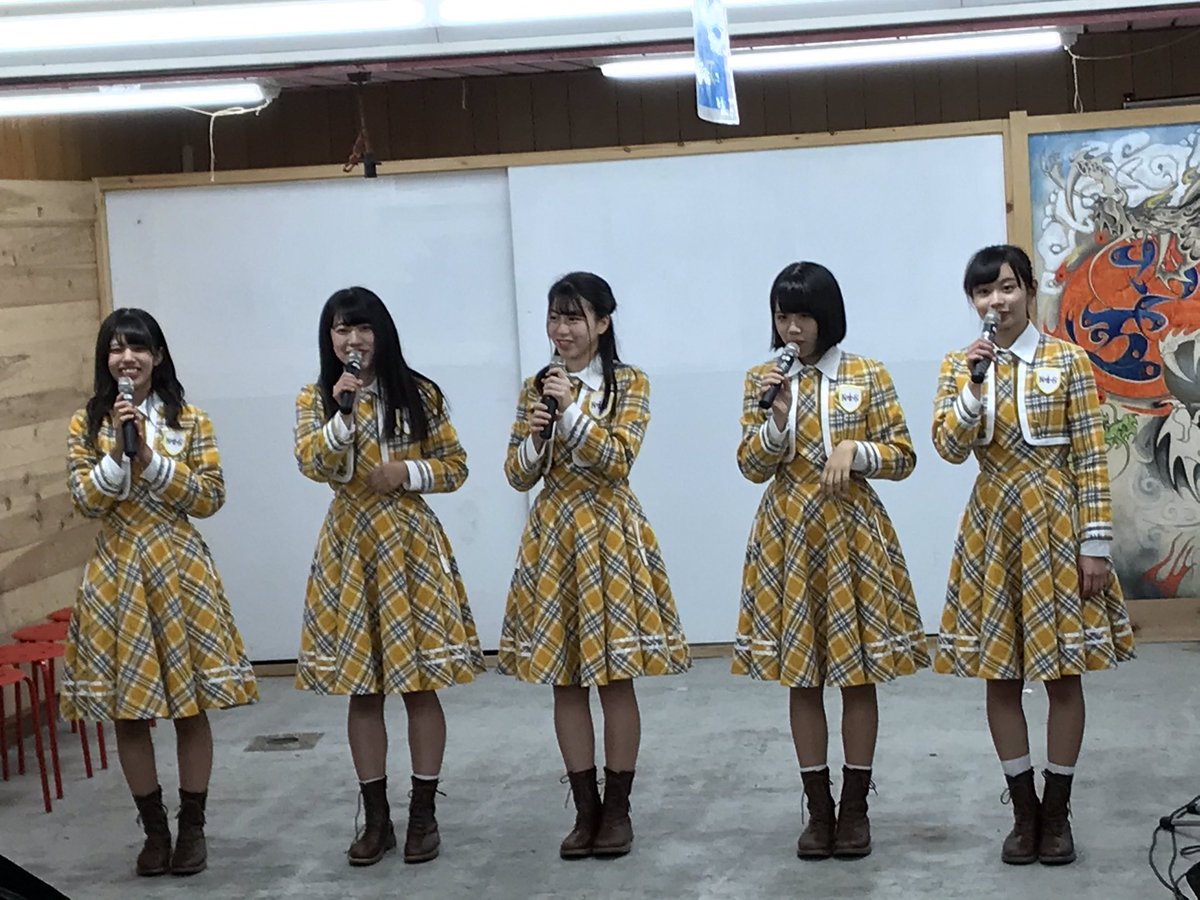 KOBerrieS #KOBerrieS 丸五市場コザ語りライブ！大盛況の内に終了！#コウベリ から #コザック前田 さんのライブまで！丸五市場は熱冷める間無く🔥新衣装・新曲めちゃ👍👍👍姫花さんソロ👍👍👍 https://t.co/q2sQcLoaiM