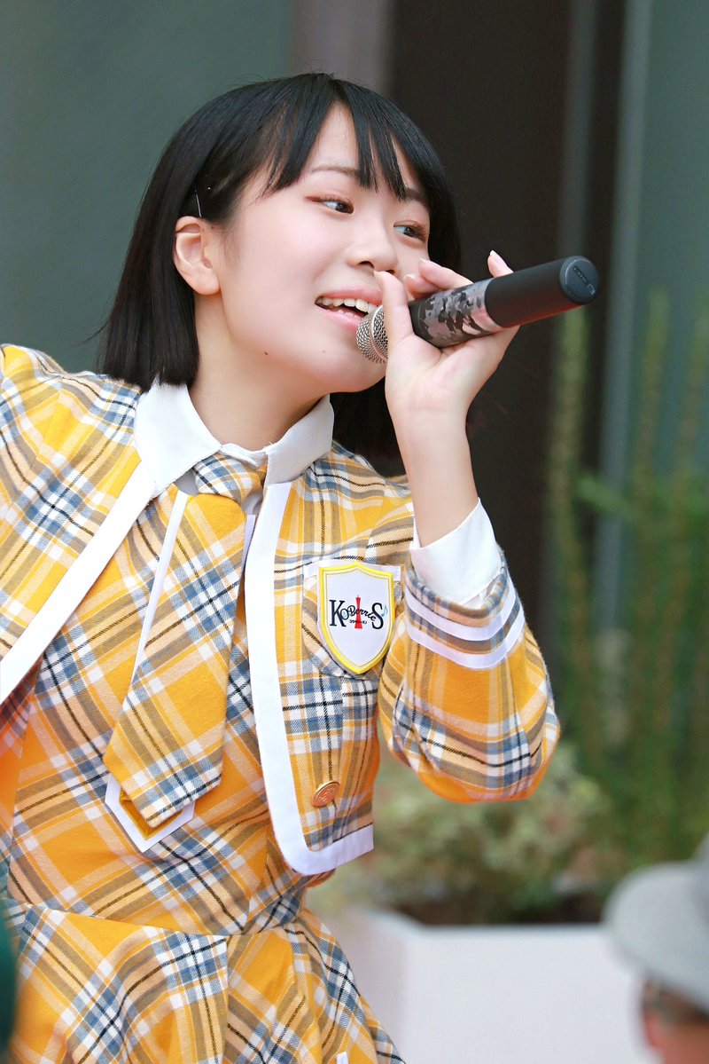 KOBerrieS 神戸阪急グランパティオKOBerrieS ♪ ライブゆり❗ゆりちゃんは全くレンズ探してくれないのよね(笑)いつも撮るの大変(笑)それともタイミングが合ってないのかな⁉️#KOBerrieS #小形優莉#神戸阪急 https://t.co/wjcugM8eAo