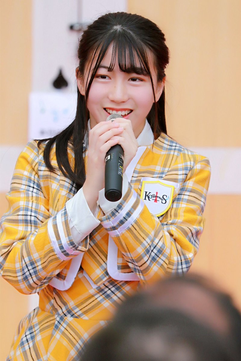 KOBerrieS 神戸阪急グランパティオKOBerrieS ♪ ライブりこりこ❗上着を脱いだバージョンも可愛いよね‼️#KOBerrieS #古川莉子#神戸阪急 https://t.co/25JdmwZFxa