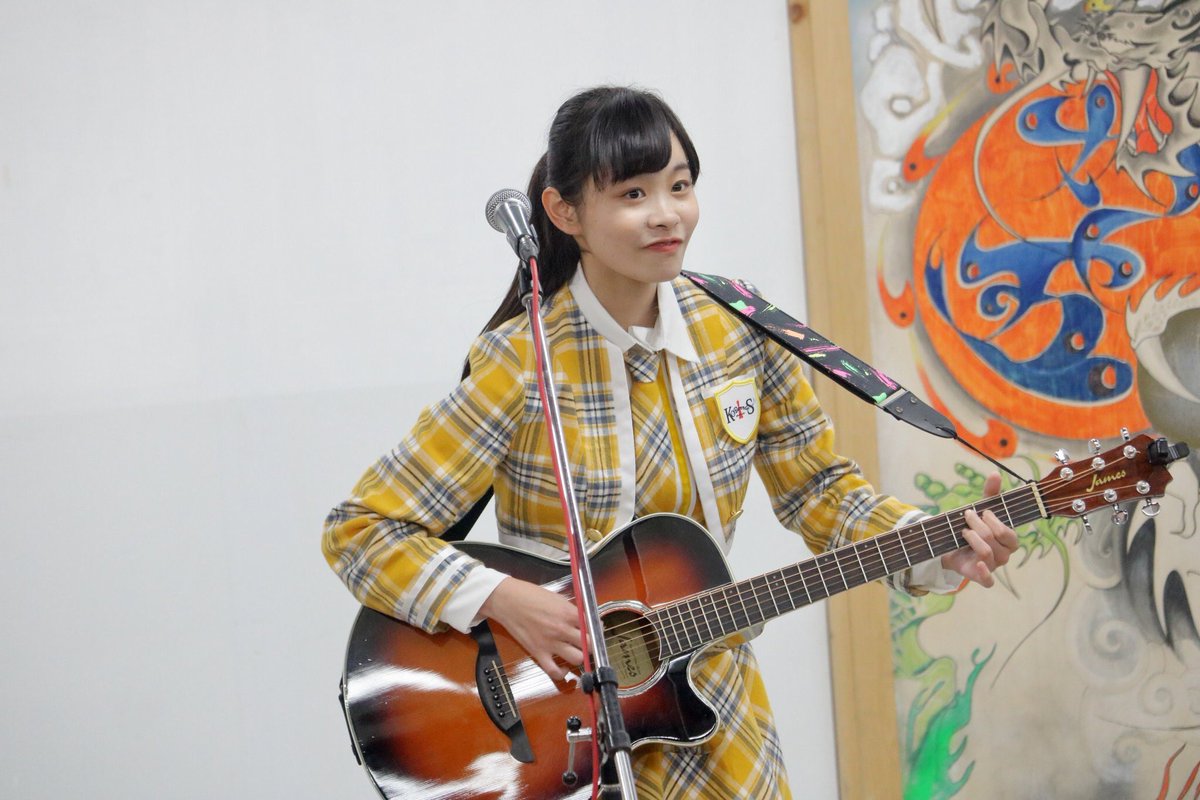 KOBerrieS 11/17神戸阪急と新長田の丸五市場で行われたKOBerrieSのイベントに参加ヒメのソロ、コザック前田さんとのコラボも聞け満足。ライブ終了後には丸五市場で購入した商品をファン仲間とシェアして食べてお腹も満足😋また、開催してほしいなぁ。#KOBerrieS #コザック前田#丸五市場#神戸阪急 https://t.co/8FbQuNtgfX
