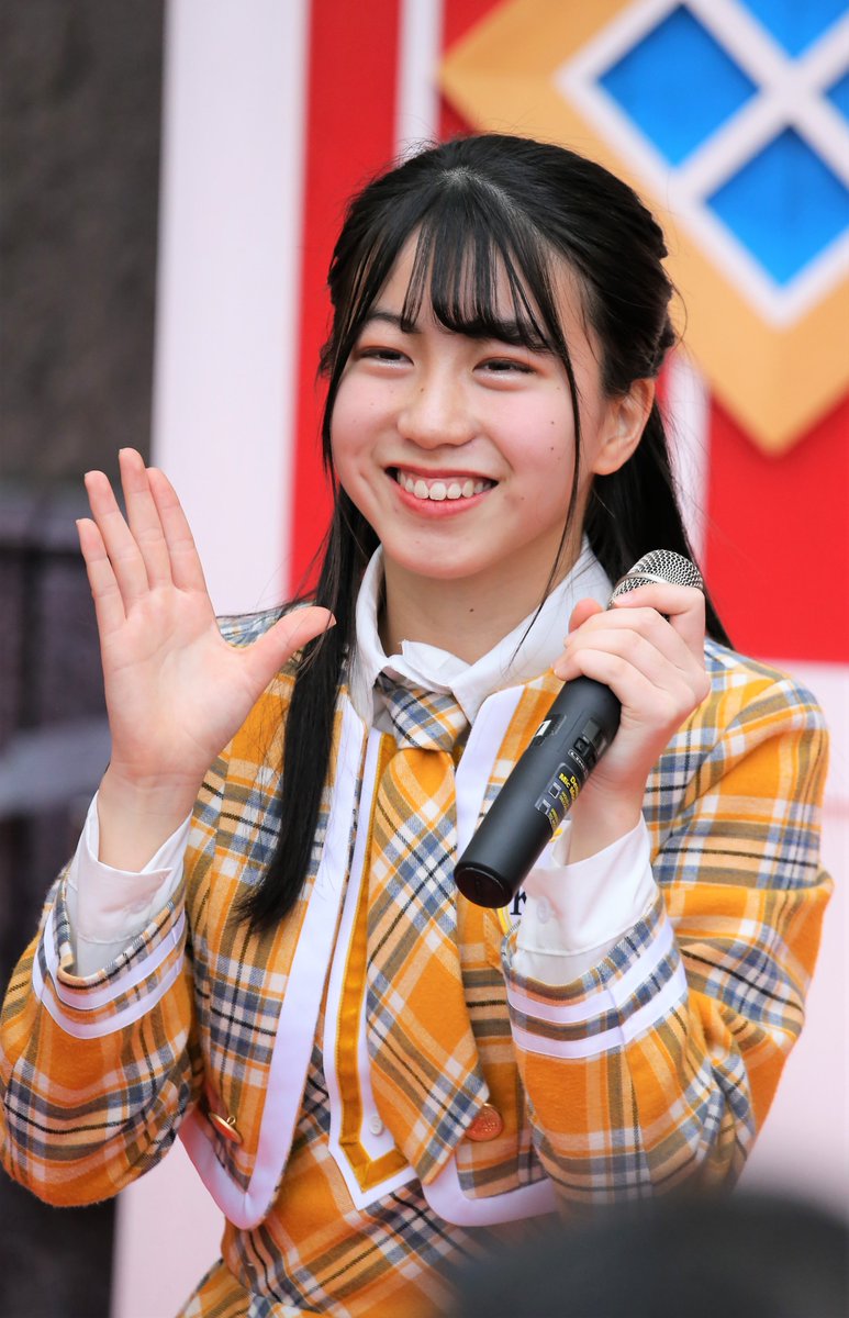 KOBerrieS 2019.11.17 神戸阪急 × KOBerrieS コラボライブりこりこ！15歳センター！コウベリではセンターっていう言い方はこれまで明確にはしてなかったような。それくらいの可能性を持った子です！物販でもだいぶ喋れるようになってきたかな(^^)#KOBerrieS https://t.co/kVzzzyq1OO