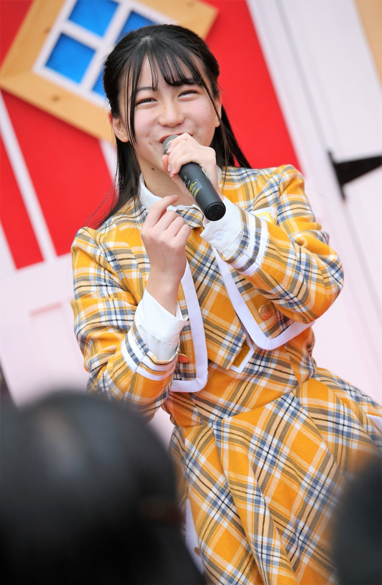 KOBerrieS 2019.11.17 神戸阪急 × KOBerrieS コラボライブりこりこ！15歳センター！コウベリではセンターっていう言い方はこれまで明確にはしてなかったような。それくらいの可能性を持った子です！物販でもだいぶ喋れるようになってきたかな(^^)#KOBerrieS https://t.co/kVzzzyq1OO