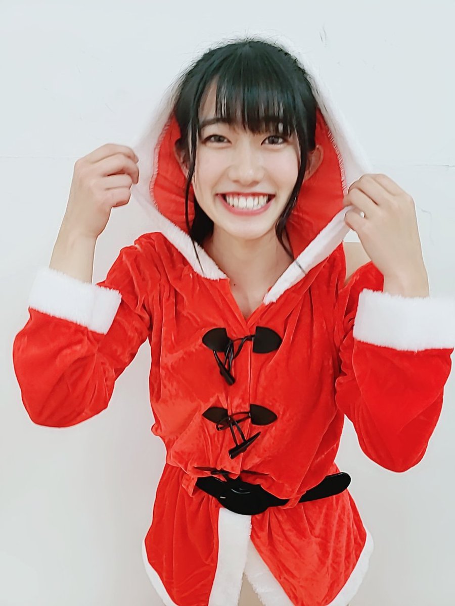 KOBerrieS 【新長田レンタルスタジオ X'masSPライブ🎄🎅⛄】お越しくださった皆さんありがとうございましたヽ(o･∀･)ﾉ✨✨今回1パターン目は赤サンタで統一したよ～☺️🎶皆可愛かった💕💕みれなかったーって人は14日のドイツクリスマスマーケット来てね✨✨最後の写真アゴ伸ばした🤣🤣#KOBerrieS https://t.co/sZW7MsAtRU