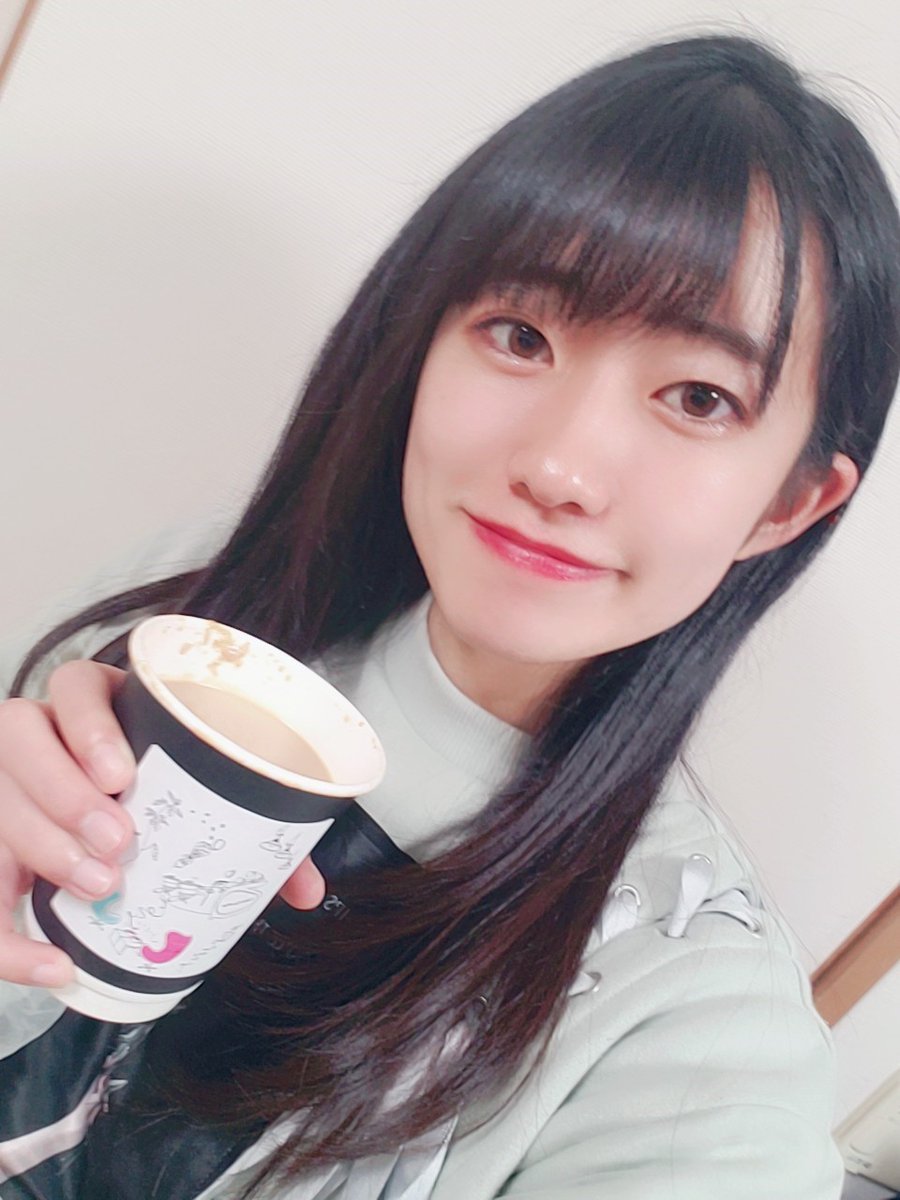 KOBerrieS ☕兵庫区紹介☕念願の【COZY COFFEE】さんの#コーヒークリームラテ 飲みました☺️ほろ苦いコーヒー☕にクリームやハチミツ🍯の甘みがフワッと加わりつい手が伸びてしまう味💕💕他のドリンクやパンも美味しくて“#ホワイトチョコレートモカ”もオススメです✨ぜひ行ってみてね😁#KOBerrieS https://t.co/4WW4WTQ5FC