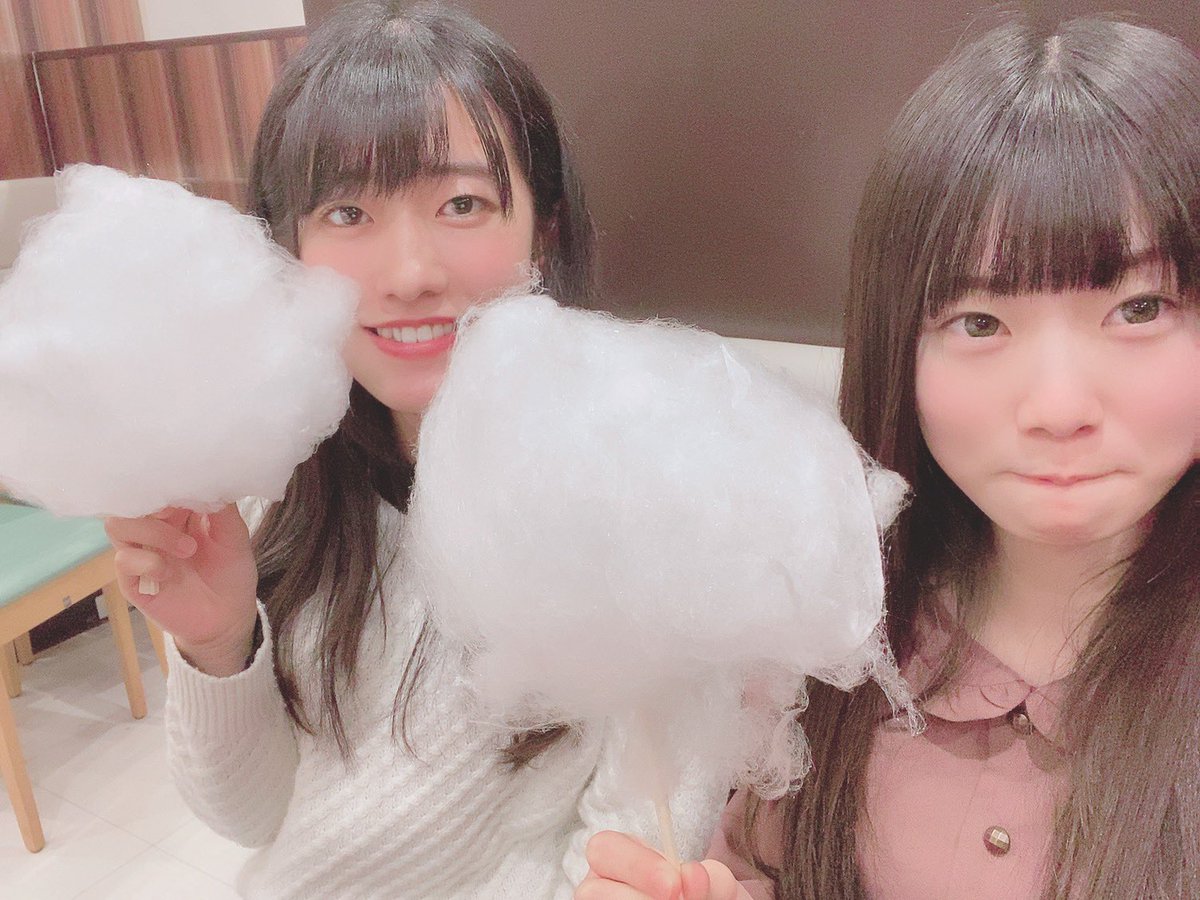 KOBerrieS 昨日もりさちゃんとご飯を食べに行ってまいった⸜(* ॑꒳ ॑*  )⸝わたあめ作ってんけど、なんかよくわからんことなって、ちょっと宙に舞ってて頭についてた多分💭💭今回もたくさん笑って、たくさんお話もしたし、うれぴーまん！いつもたのぴい、たのぴかた(๑´∀`๑)【@orisa8_kob 】 https://t.co/fNUq4z64m8