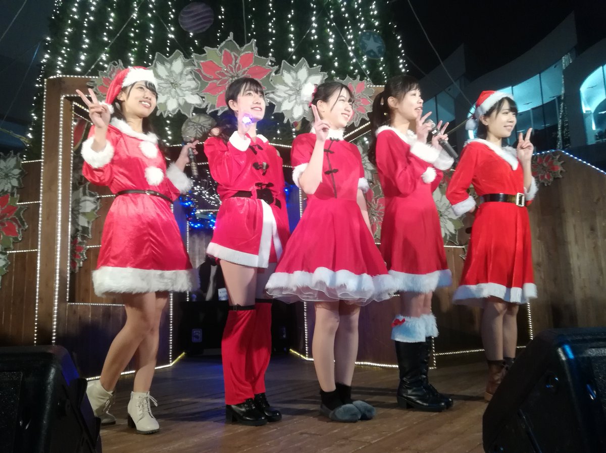 KOBerrieS 『ドイツ・クリスマスマーケット大阪2019』でのKOBerrieS♪（2019/12/14　新梅田シティワンダースクエア）2部では最前にいけたのですが、最高な超激レスをもらえて舞い上がるような気分でした。また、大阪遠征も多くなるそうで、各地からお声がかかるというのは大変喜ばしいです。#KOBerrieS♪ https://t.co/vJkG8sK1at