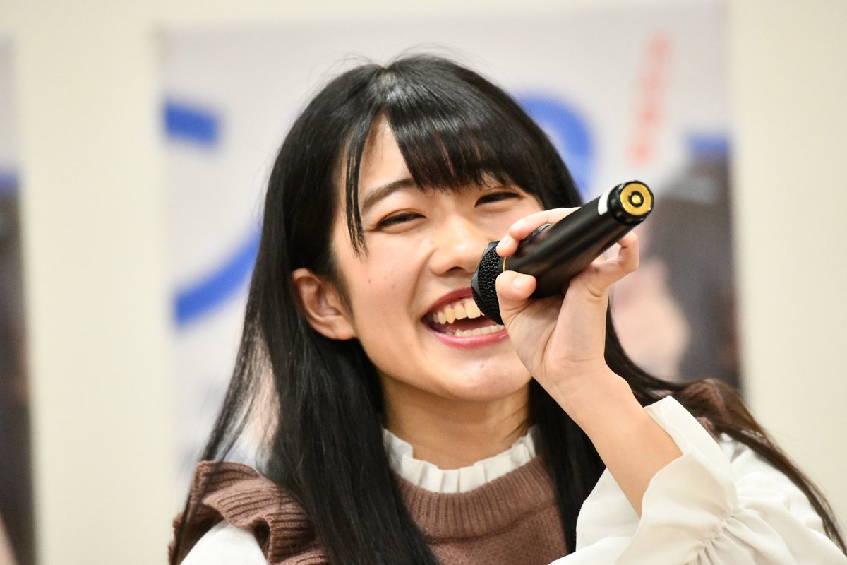 KOBerrieS 今日はKOBerrieS♪の「おりさ」こと、花尾理彩さんのソロコンサートでした。見るたびに、いつも笑顔😊で元気いっぱい。見ているこちらまで自然と笑顔になってしまいます。明日卒業コンサートですが、目一杯楽しみたいと思います。#KOBerrieS ♪#花尾理彩#おりさ#花尾理彩ソロコンサート https://t.co/jLgSMbHm2g