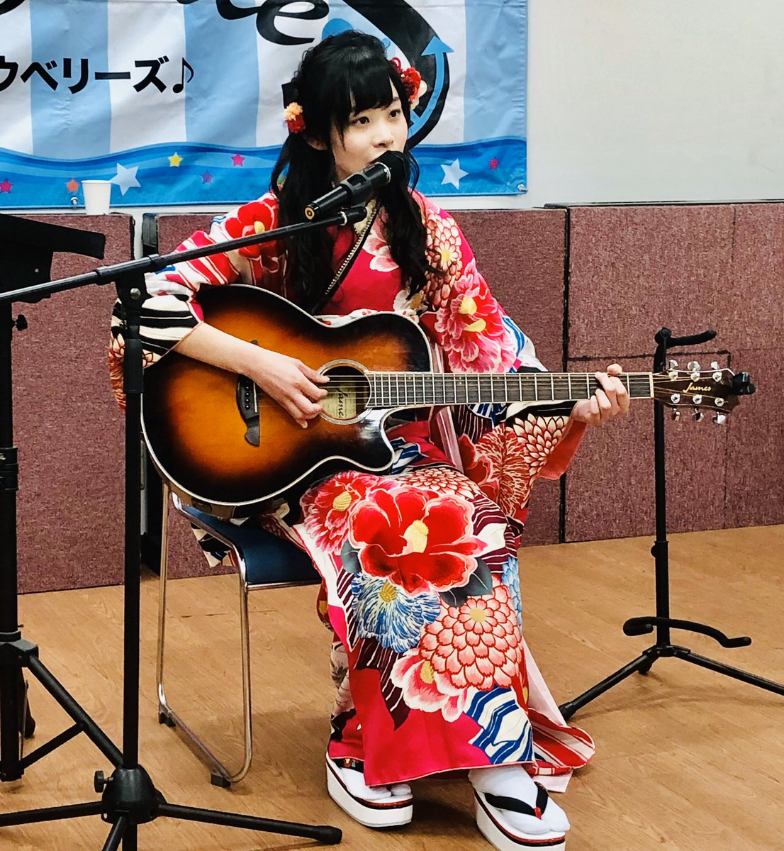 KOBerrieS KOBerrieS♪大出姫花さん、成人記念ソロライブ開催。これからも夢に向かって頑張って行く！との決意。応援してます！#KOBerrieS#大出姫花#成人おめでとう https://t.co/iIQlXPt9f0