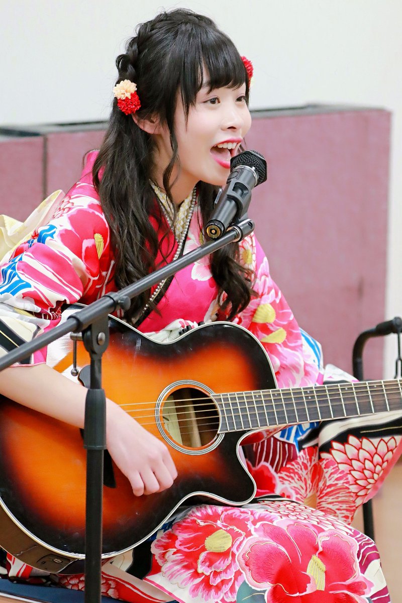 KOBerrieS KOBerrieS ♪ 大出姫花成人式SP ライブ❗ちゃんと帯と振袖の柄も撮ってます、(職業病)特に女性陣は気になりますよね⁉️　#KOBerrieS #大出姫花#成人式 https://t.co/aSgL8dXJ6S