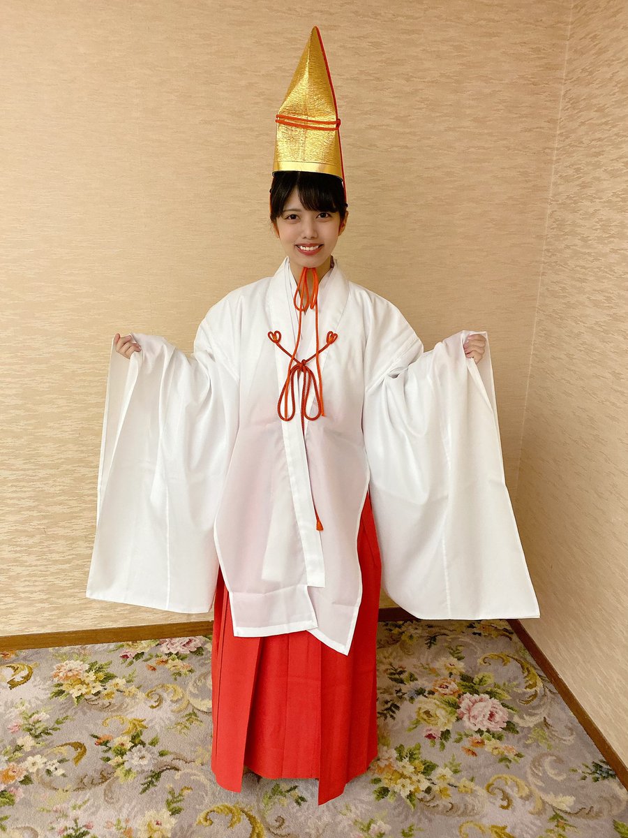 KOBerrieS 楠公さんの節分祭@湊川神社さんありがとうございました✨福娘さんの素敵な衣装も着させていただきました😘今年は年女でもあるので周りの人みんなに福が来るように豆まいたよ〜(*´꒳`*)🍀メンバーみんなでこうして貴重な経験をさせてもらえるのが本当にありがたいです🥺💙#KOBerrieS♪ https://t.co/rNNElXD0W6