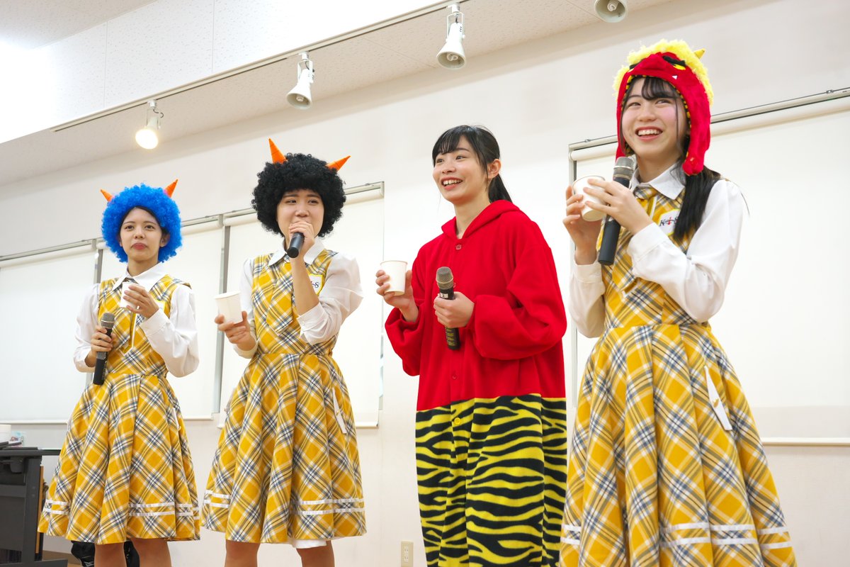 KOBerrieS KOBerrieS♪『新長田 大節分祭』鬼コスライブ（2020/2/2　新長田レンタルスタジオさん）　（1/2）鬼のコスチュームもかわいらしくて、笑いあり、豆の早食べ当てクイズは推しが最下位で外れたけど楽しい時間でした。#KOBerrieS♪ https://t.co/BfHbkM4J4a