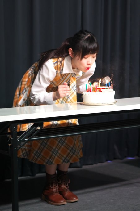 『大出姫花さん 生誕祭 SPコンサート』（2020/3/28　神戸煉瓦倉庫K-wave）（1/3）
大出姫花さん二十歳の生誕をお祝いできてよかったです。ソロコーナーでの新しい曲へのチャレンジ精神もよく、ギターの上達ぶりもすばらしかったです。
#KOBerrieS♪
#大出姫花 さん https://t.co/P8Iqs2w2S2