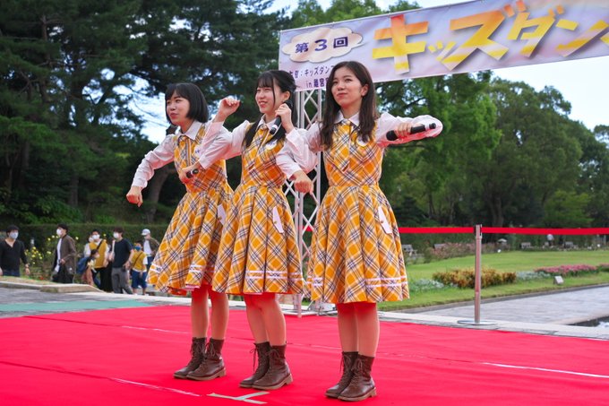 「第3回 キッズダンス in 離宮」での #KOBerrieS♪（2020/10/11）神戸・須磨離宮公園）（1/2）
久々すぎていつ以来かわからないぐらいの貴重な屋外でのライブでした。このような機会が続いてくれればいいなと強く思います。
#小形優莉 さん
#花城沙弥 さん
#古川莉子 さん https://t.co/Ubcp2ntlko