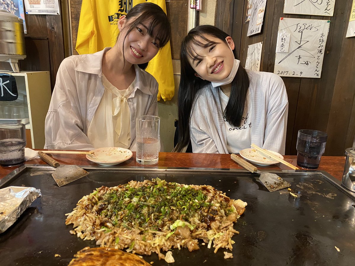 KOBerrieS そして #お好み倶楽部とん さんデビューもしました🙋‍♀️ #okonomi2014 イカリ⚓︎店長、本日も美味しいそば飯や豚玉チーズをありがとうございました🙇‍♂️神戸のまちからともにコロナに負けず前進して行きたいです。みなさんも是非、お好み倶楽部とんさんへ行ってみて下さい😊#がんばろうKOBE#コウベリ https://t.co/xqHSvrMxKH