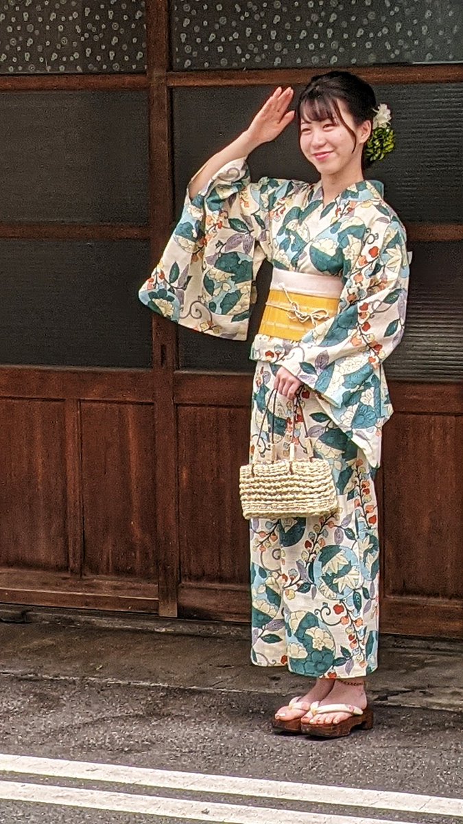 KOBerrieS 日本一ゆかたの似合うJK＝古川莉子ちゃんの撮影会でした。着付けからヘアアレンジ、小物、ペティキュアにも気を配っていて完璧な綺麗さで😊もう褒める言葉が見つからないほどでした💙 #ミス日本のゆかた １年間本当にお疲れさまでした！ #コウベリ https://t.co/Wdaly7Shnv