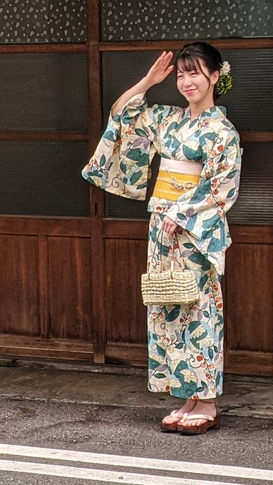 日本一ゆかたの似合うJK＝古川莉子ちゃんの撮影会でした。着付けからヘアアレンジ、小物、ペティキュアにも気を配っていて完璧な綺麗さで😊もう褒める言葉が見つからないほどでした💙 #ミス日本のゆかた １年間本当にお疲れさまでした！ #コウベリ https://t.co/Wdaly7Shnv