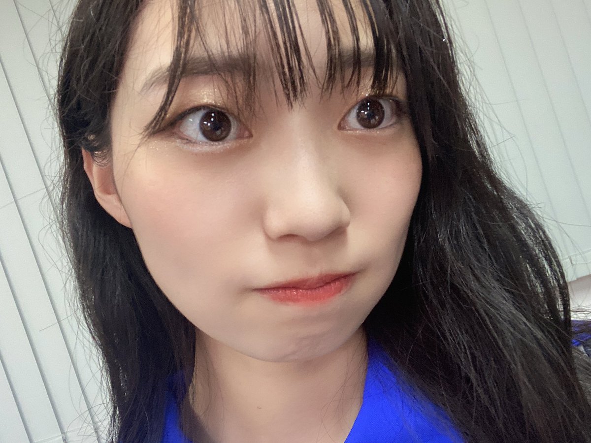KOBerrieS お疲れ様です🤍先日久しぶりにちゃんと運動しようと思ってバスケをしたのですが体全身筋肉痛になっちゃいました、🤭日曜日のライブまでには直りますように、笑そして明日はコウベリの重大発表がありますね🥰どんな重大発表があるのか要チェックでお願いします～🔎#コウベリ https://t.co/UIptygeoqG