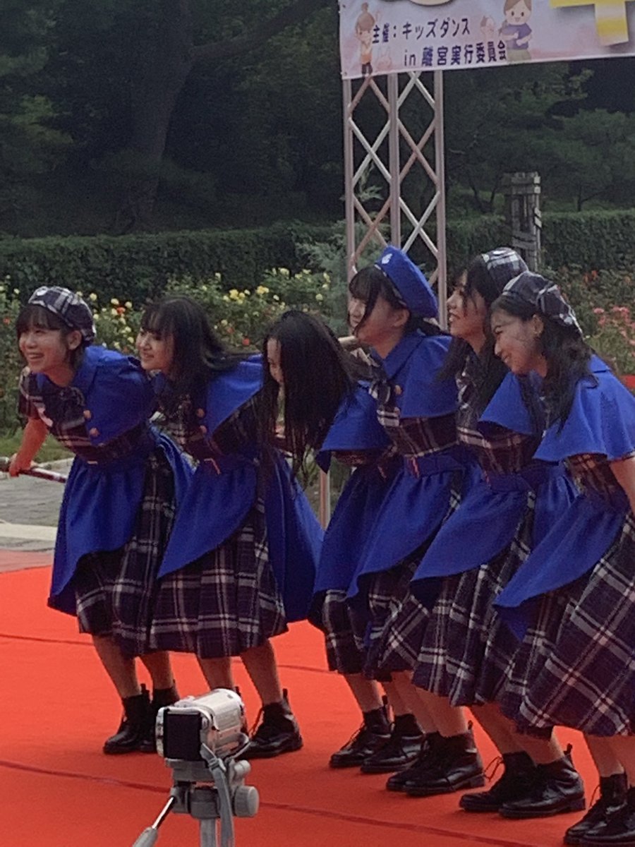 KOBerrieS 今日は神戸は須磨離宮公園でライブに参加させて頂きました。暑いくらいの秋空の下メンバー皆んな輝いてました✨＃KOBerrieS♪ https://t.co/DNwA8FE5i1