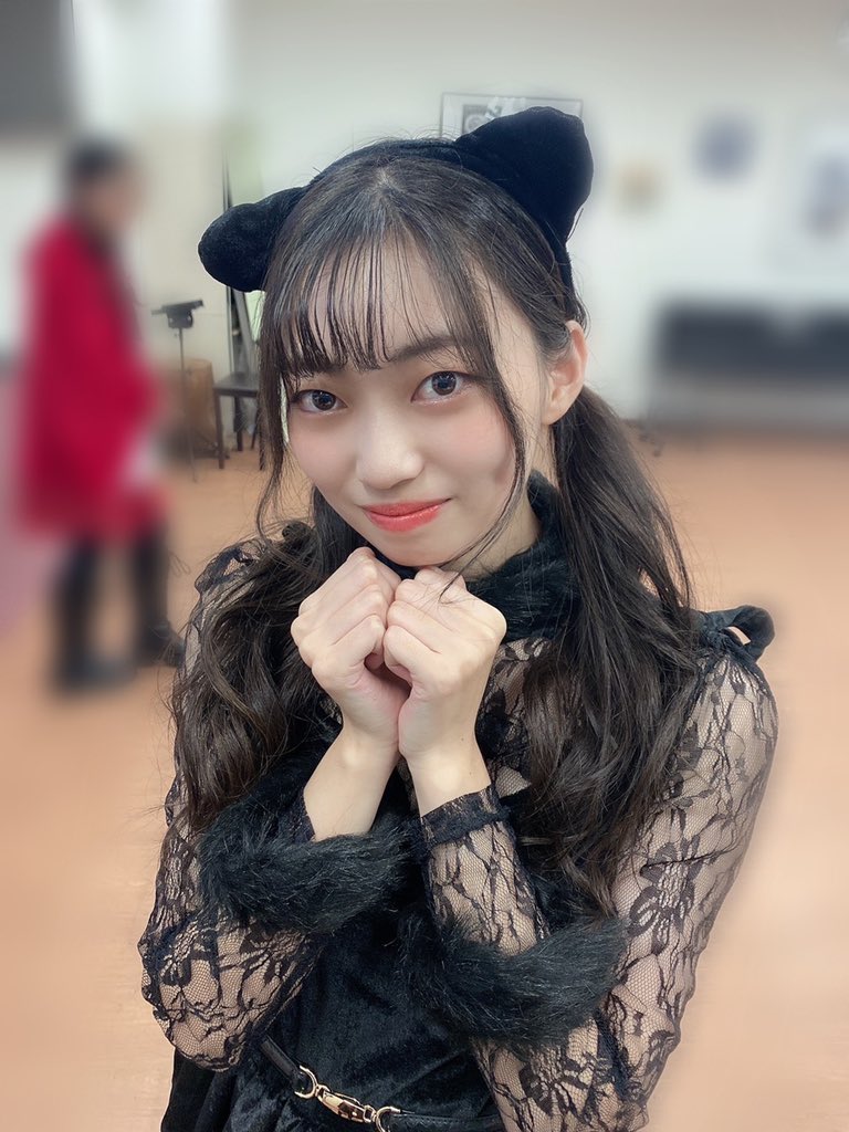 廣瀬未沙(みーちゃん)の画像 KOBerrieS お疲れ様です〜🤍本日はコウベリ ハロウィン仮装ライブにお越し下さり有難うございました〜✨今回私は黒猫になりました〜🐈‍⬛人生で初めてハロウィンでしっかりとした仮装を行ったのでとても楽しかったです🥰また今日の感想や衣装についてどうだったか教えてください〜🧸💭#コウベリ https://t.co/t5ceQXa5IK