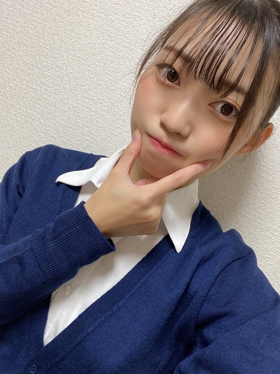 廣瀬未沙(みーちゃん)の画像 KOBerrieS おはようございます〜🤍今までのイベント後に撮った写真を載せていきたいのですがどれを載せるか悩んでます、笑この頃の写真見たいな、このイベントの時の写真見たいな、などあれば教えて欲しいです🥺今週も自分のペースで頑張りましょう〜💪（スーツで失礼します、、）#コウベリ https://t.co/VanGgGLDQP