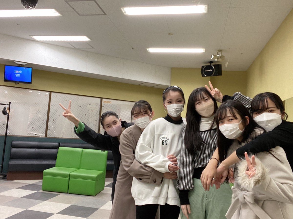 KOBerrieS お疲れ様です全然投稿していなくてすみません、今日は久しぶりにレッスンに参加し、メンバーに会いました〜🕊会うのが約一ヶ月半ぶりだったのでとても緊張しました、🤭ようやく来週から復帰するので、岡山で会えるの楽しみにしています🧸💭#コウベリ https://t.co/uRrHYgG0Tk