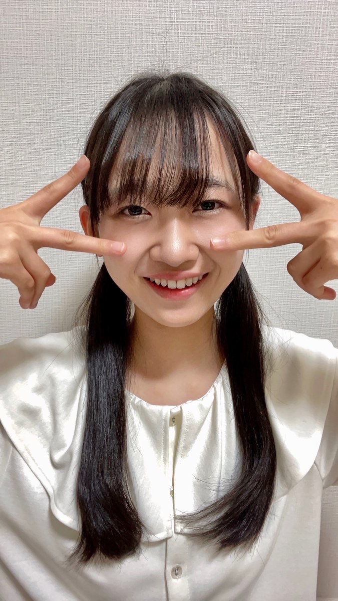 KOBerrieS おはようございます🐔🕗2022年まであと四日です🎈明日はなんと神夜LIVEです🌃年末まで皆さんと会えるなんて嬉しくてたまりません〜🥰練習たくさん頑張ります🙌🏻#コウベリ#今日元気ハッピーほのピー https://t.co/igdVHULAMh