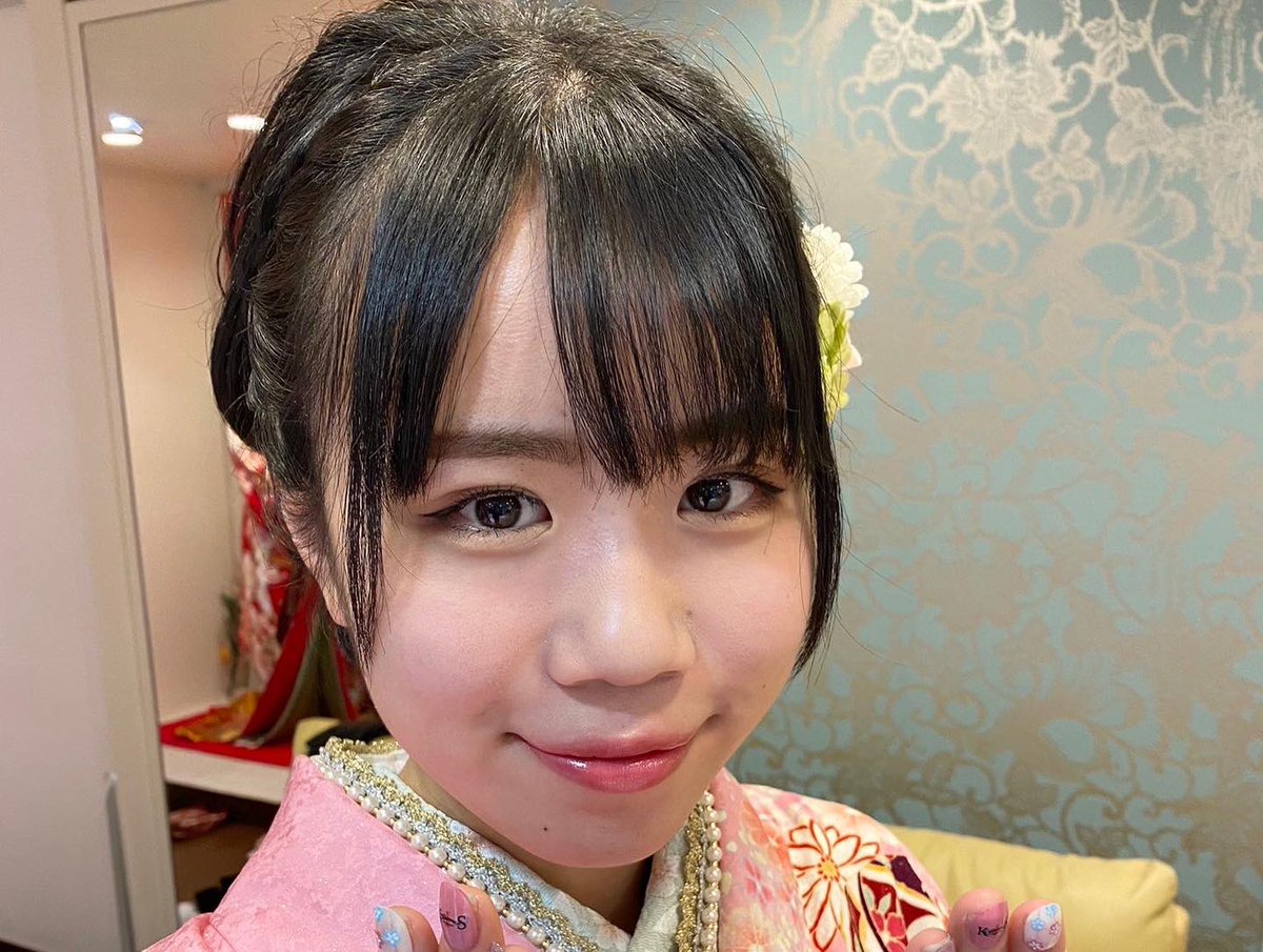 KOBerrieS いのうえ×KOBerrieS♪ 晴れ着撮影会📸あと4日🙋‍♀️📆1月9日（日）⏰14:00〜🚩いのうえ株式会社神戸市長田区細田町1丁目4-1💰10,000（ツーショット写メ付）参加メンバー、小形優莉、花城沙弥、井上怜奈、中家温香20名様限定撮影会📸ご予約はこちらから👉 https://t.co/SIWb8ViY3p#コウベリ https://t.co/SxacYnVJ1z