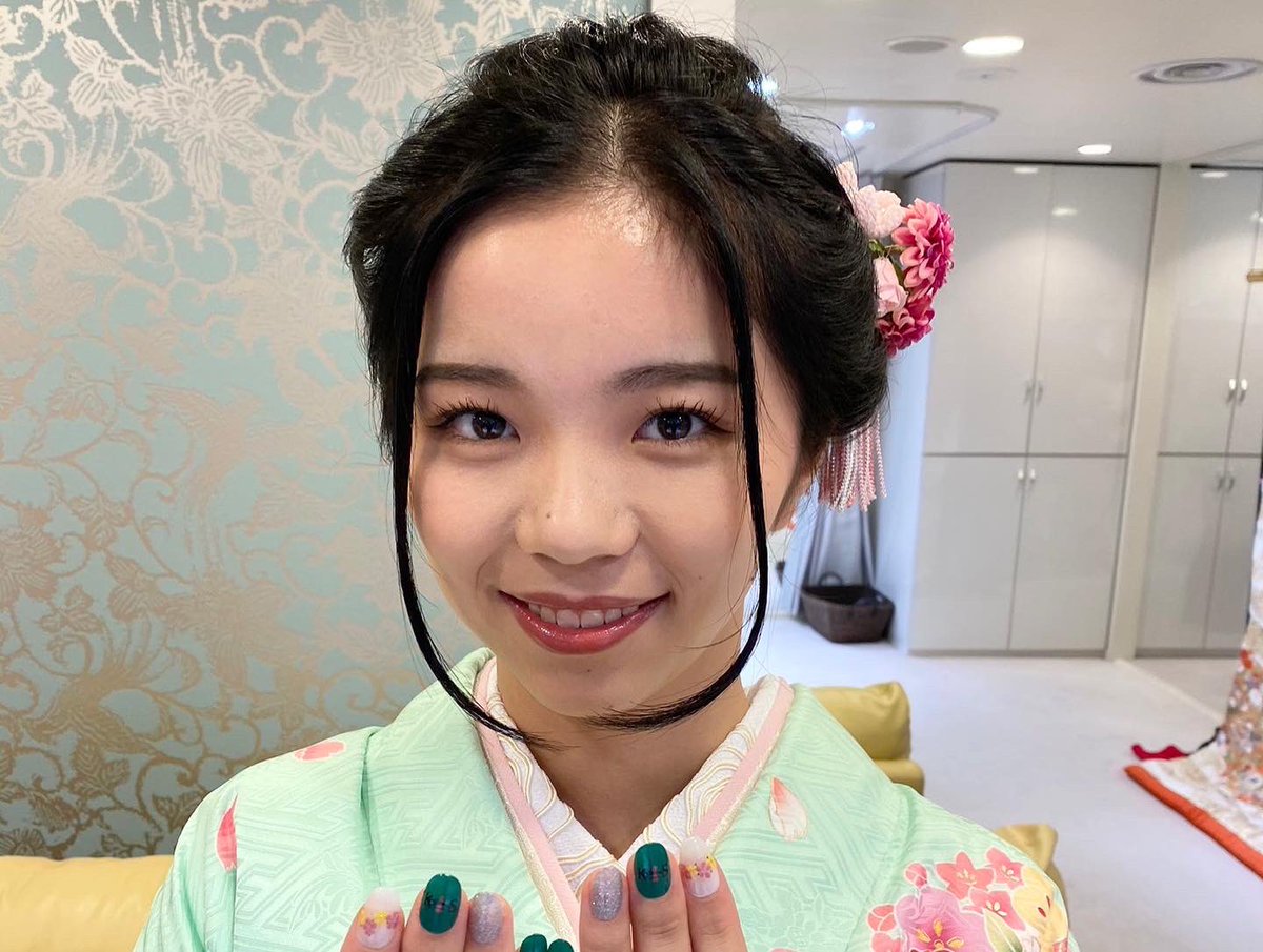 KOBerrieS いのうえ×KOBerrieS♪ 晴れ着撮影会📸あと2日🙋‍♀️📆1月9日（日）⏰14:00〜🚩studio  KOBE神戸市長田区細田町1丁目4-1💰10,000（2ショ写メ付）小形優莉、花城沙弥、井上怜奈、中家温香先着20名様限定🙋‍♀️残り5名です💦ご予約はこちらから👉 https://t.co/SIWb8ViY3p#コウベリ https://t.co/z7imB8Zoox