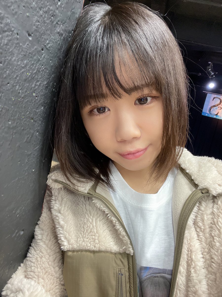 KOBerrieS おはよーございます🥱☁️今週末はイベント盛りだくさん〜〜たのしみ😙卒業コンサートが近づいてますが！！皆さん予約してくれましたか？？🥺💌予約受付中なので、ぜひぜひ^._.^🖤今日も一日がんばろーね🏃🏻‍♀️✌🏻(まだねむい〜〜🛌💭) https://t.co/pp8oYKlx4a