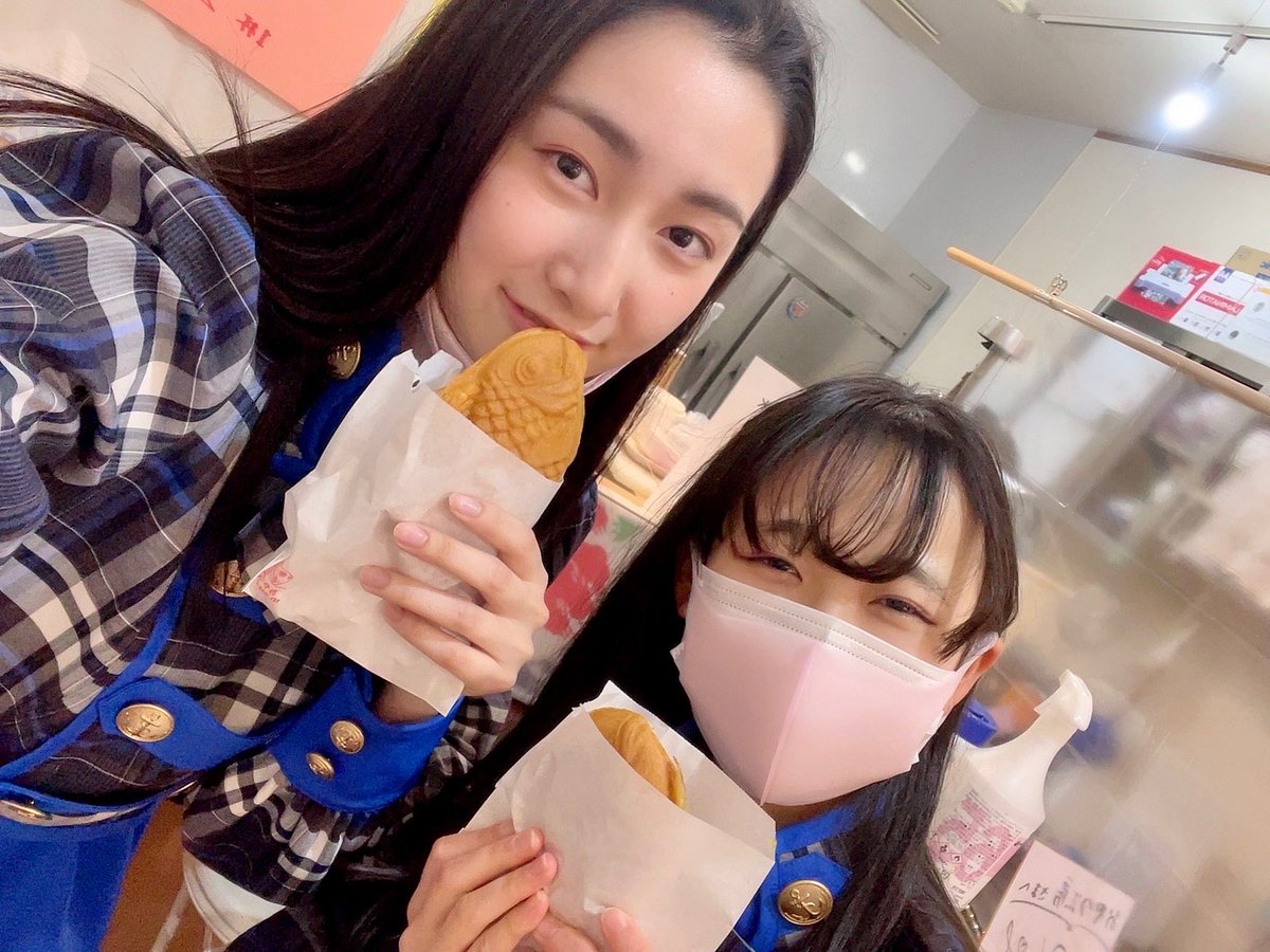 KOBerrieS #第18回神戸震災復興ライブONEHEART にお越し下さり、ありがとうございました🍀1.17という大切な日に皆さんに少しでも笑顔や勇気を届けることができていればという思いでいっぱいです🥰一日店長をさせて下さった #おやつ工房さん、ありがとうございました🐟#コウベリ https://t.co/SHTfYI7WHr