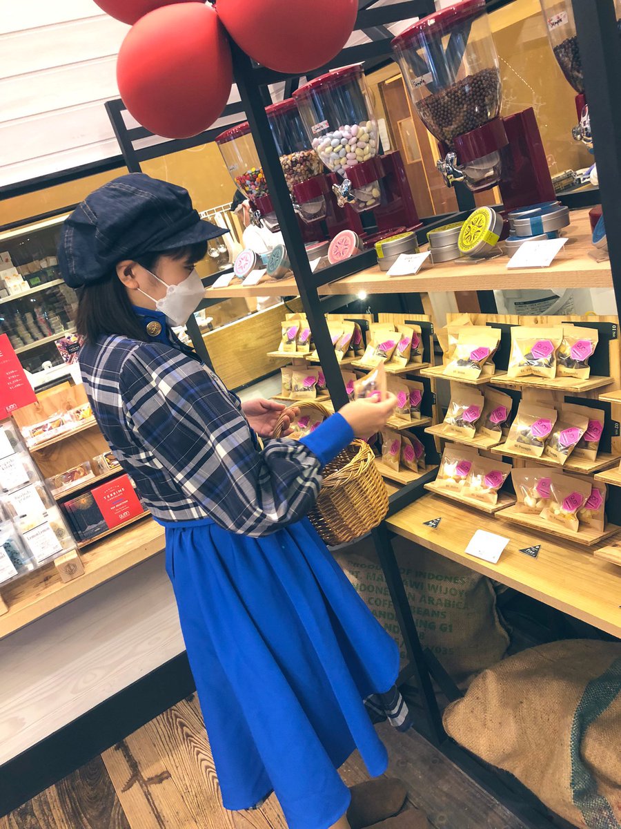 KOBerrieS QUONチョコレート神戸店( @quonkobe1003 )さん、千鶴屋精肉店さんで一日店長をさせていただきました🙇🏻‍♀️✨優しく教えてくださったり、いろんな事をさせていただけたり、すごく楽しかったです🥰🙏🏻お買い物に来てくださった皆さん、ありがとうございました！💭幸せな時間でした🥰💭💌 https://t.co/JA9mtMsyG7