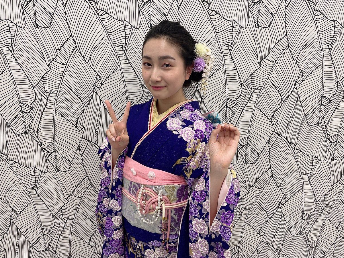 KOBerrieS こんにちは☀️私事ながら、本日1/20で20歳を迎えました🎂💜皆さん、TwitterなどのSNSでたくさんお祝いしてくださり本当にありがとうございます😭✨すべて見させて頂いています🥰とても幸せです⸜❤︎⸝‍1/22の生誕祭まであと2日！たくさんの方とお会い出来るのを楽しみにしています🕊 https://t.co/n4pbwsaOjC