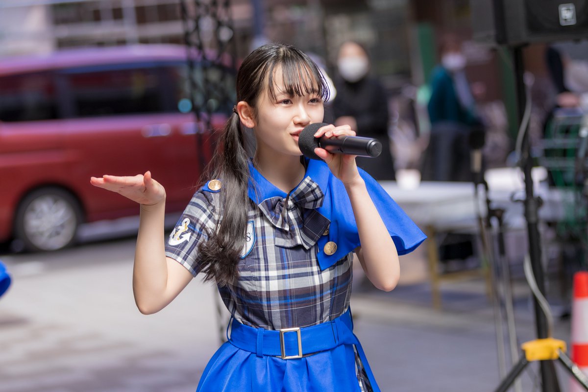 KOBerrieS 2022.03.27（日）しんながたくにづかローカル&ワールドフェスティバル於：大正筋商店街KOBerrieS♪のライブがありました。お膝元の長田区でのステージに大勢の人が集まっていました。「ほのピー」こと中家温香さん。#中家温香 #KOBerrieS #コウベリ #コウベリーズ #大正筋商店街 https://t.co/sZymr3Wjrk