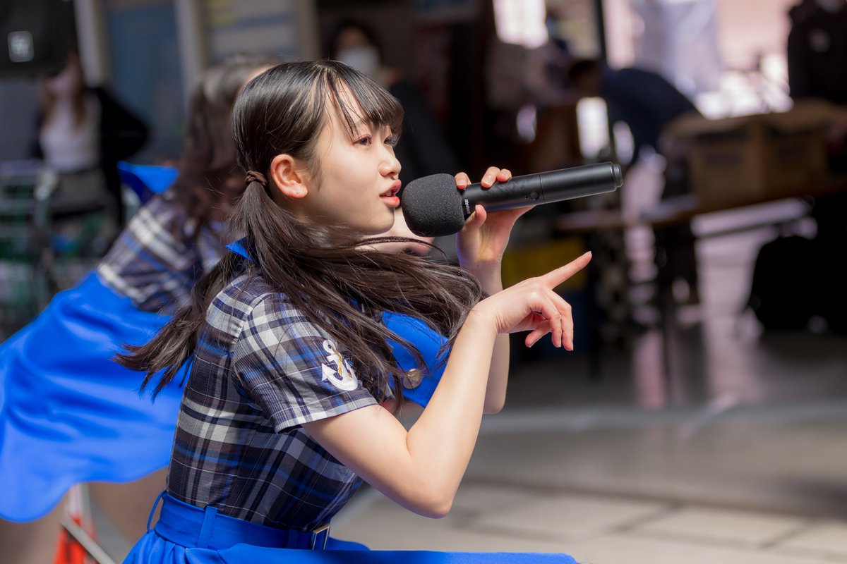 KOBerrieS 2022.03.27（日）しんながたくにづかローカル&ワールドフェスティバル於：大正筋商店街KOBerrieS♪のライブがありました。お膝元の長田区でのステージに大勢の人が集まっていました。「ほのピー」こと中家温香さん。#中家温香 #KOBerrieS #コウベリ #コウベリーズ #大正筋商店街 https://t.co/sZymr3Wjrk