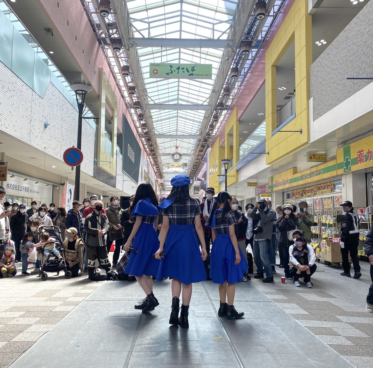 KOBerrieS いよいよ本日『#コウベリ マンスリーサタデーフリーライブ in 大正筋商店街』開催‼️記念すべきフリーライブの第1回目🙋‍♀️📆4/2（土）⏰第1部 14:00〜 第2部 16:00〜🚩大正筋商店街  下の町エリア（神戸市長田区二葉町6丁目7-1周辺）💰入場無料📸撮影券購入の方のみOK是非お越し下さい🙌 https://t.co/HMIg4AwD6a
