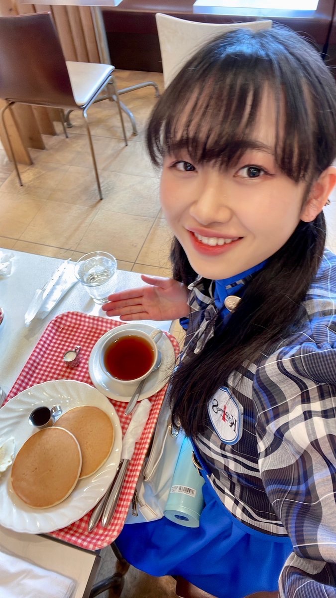 KOBerrieS 『コウベリ マンスリーサタデーフリーライブ in 大正筋商店街』にお越し下さりありがとうございました〜🫶🏻4人でスタート出来てとても嬉しかったです🫧✨実は一部と二部の間に cafe de Japanさんで ホットケーキを頂きました🥞皆さんも是非次回行ってみてください💭#コウベリ https://t.co/xxEVt1gjd4