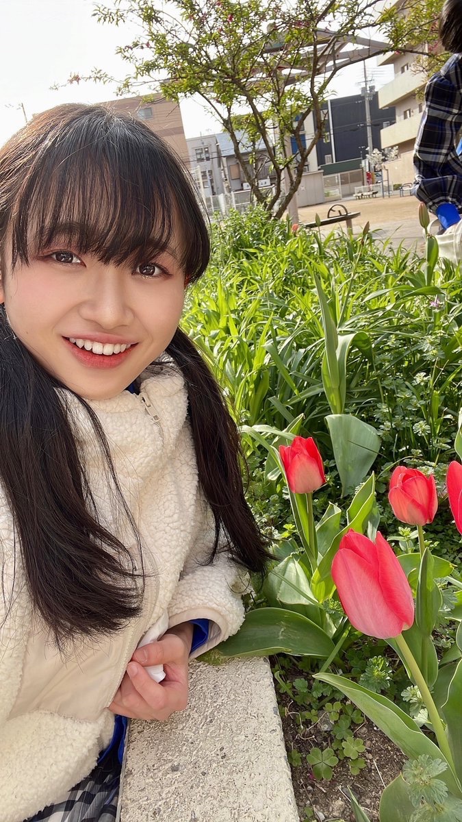 KOBerrieS おはようございます☀今日は新しい素敵な出会いが沢山ありますように…🫧✨昨日、赤色に咲いているチューリップを見つけました🌷どの花見ても綺麗だな〜💭#コウベリ https://t.co/puUz0QPr3b