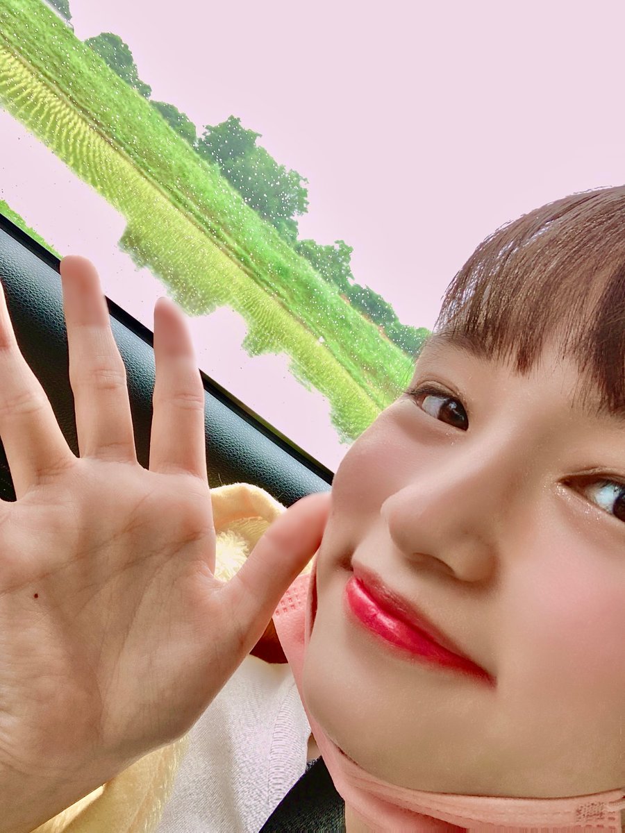 城尾ちゅら(ちゅららん)の画像 KOBerrieS こんにちは！今日は霧雨が降っていましたね、、、、！雨は苦手ですが、最近暑かったので程よく涼しくていい感じでした！👍✨それから、ドライブをしていたら緑が綺麗な場所を見つけました！晴れていたらもっと映えそうですね！！ https://t.co/pD09abpFIb
