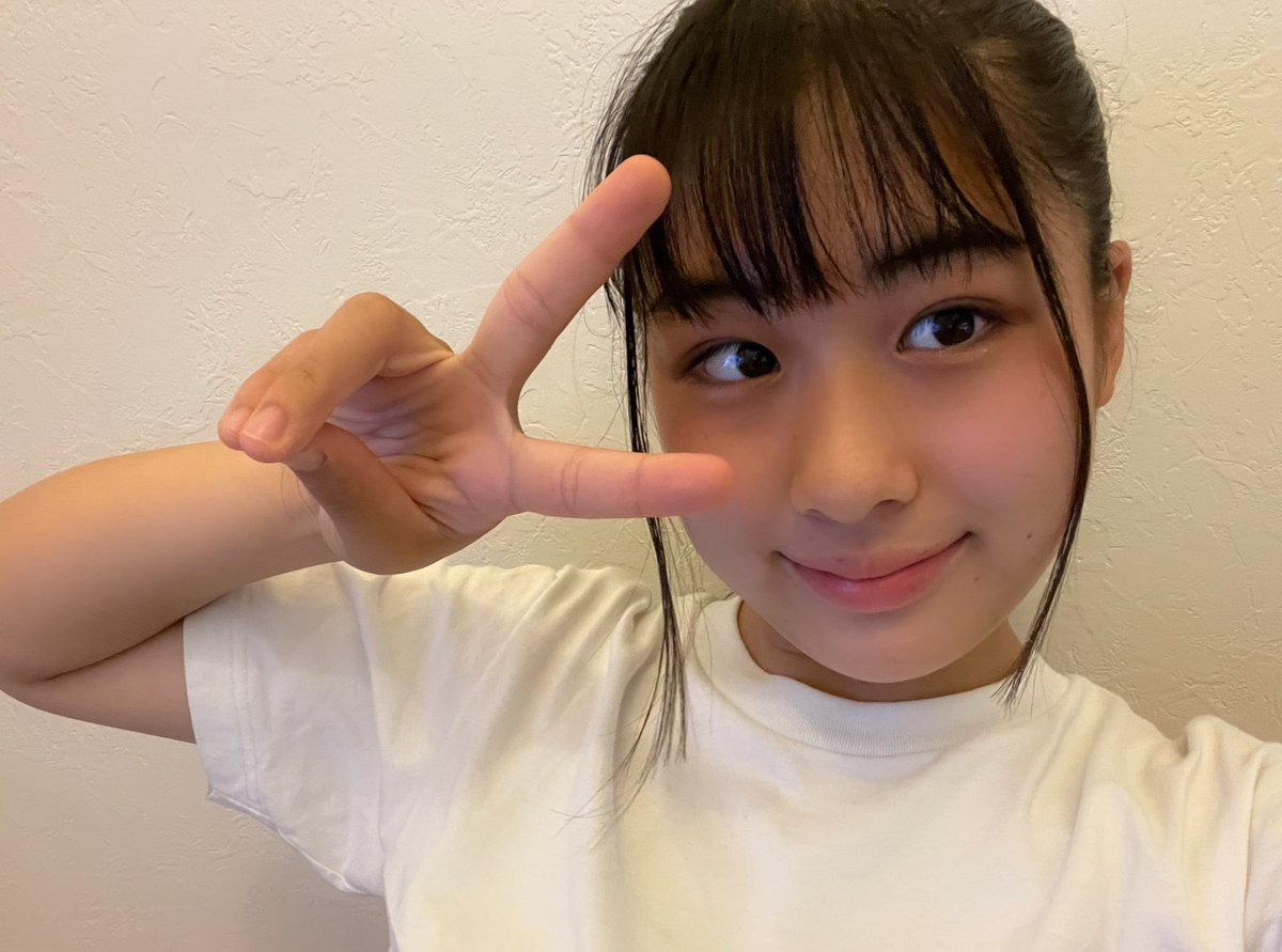 KOBerrieS こんばんは✩*お仕事、学校お疲れ様です！！いきなり質問です！皆さんのおすすめの本は何ですか？？小さい頃から本が好きでよく読んでたけど最近は読めてなかったから本が読みたくて、笑絵本でも小説でも漫画でもおすすめがあれば教えていただきたいです📚 https://t.co/1UMGYv0c3S