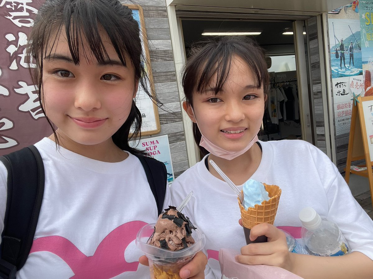 城尾ちゅら(ちゅららん)の画像 KOBerrieS 『海開き前ビーチクリーン＆須磨アサリの調査・試食会』に一緒に参加してくださった方々、ありがとうございました🏖皆さんと砂浜のゴミの回収や、アサリの調査をしながらお話出来たのがとても楽しかったです！須磨海岸に行ったらすまうら水産さんの塩海苔ソフト是非食べてみてください🙌#コウベリ https://t.co/ZCU9hGFbh1