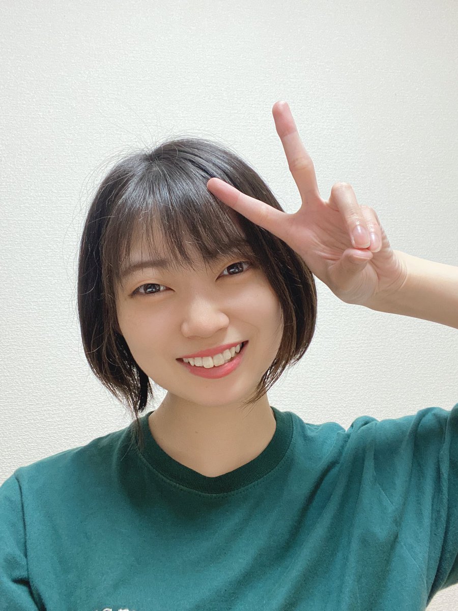 KOBerrieS お疲れ様です〜✨学校の授業などもひと段落して実習前なので三密になるところには行けないですが、今週は1日1日を十分に満喫するする予定です🥰因みに今日は久しぶりに中国語の勉強してました〜🇨🇳🐼知らないことを学ぶって楽しいですね🧸💭明日も新しい発見探すぞ〜！！😎#コウベリ https://t.co/2ttwdf4U13