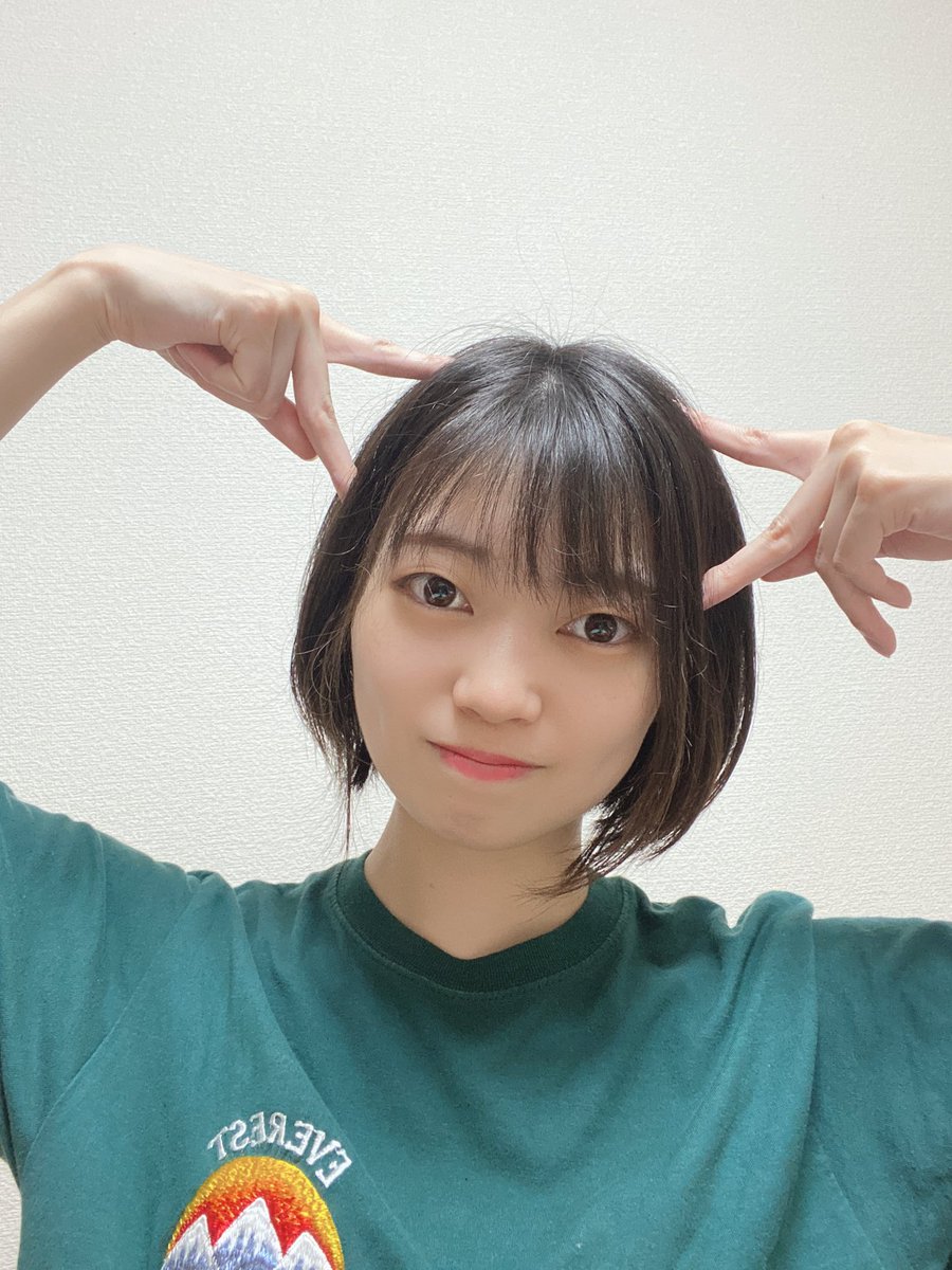 KOBerrieS お疲れ様です〜✨学校の授業などもひと段落して実習前なので三密になるところには行けないですが、今週は1日1日を十分に満喫するする予定です🥰因みに今日は久しぶりに中国語の勉強してました〜🇨🇳🐼知らないことを学ぶって楽しいですね🧸💭明日も新しい発見探すぞ〜！！😎#コウベリ https://t.co/2ttwdf4U13