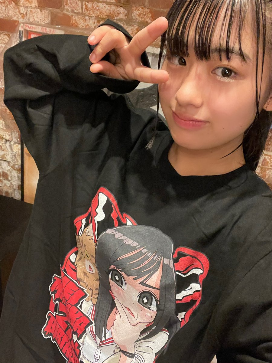 池田凜(りんりん)の画像 KOBerrieS こんばんは🫧お仕事、学校お疲れ様です！今日は友達と三ノ宮に遊びに行きました💜初めて台湾甜商店に行ってチョコレートココアスムージーを飲んできました🧋  タピオカがモチモチでめちゃめちゃ美味しかったです😋💗でもタピオカの写真撮るの忘れてた😱(これは前のライブの時の写真↓) https://t.co/7ty79M0byo