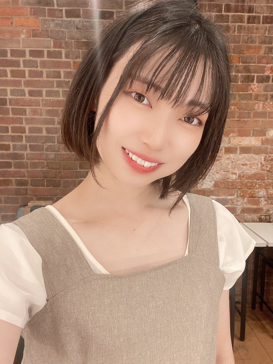 廣瀬未沙(みーちゃん)の画像 KOBerrieS こんばんは〜🤍昨日友達と夜オンラインでゲームする予定だったのに日にちを間違えて1時間近くみんなを待たせてしまってましたー、、、日時しっかり確認しないとですね😓因みに途中まで勝ってたのに最後の最後で逆転されて最下位になりました😭次は勝てるように訓練します💪#コウベリ https://t.co/mTYQFTGD0c
